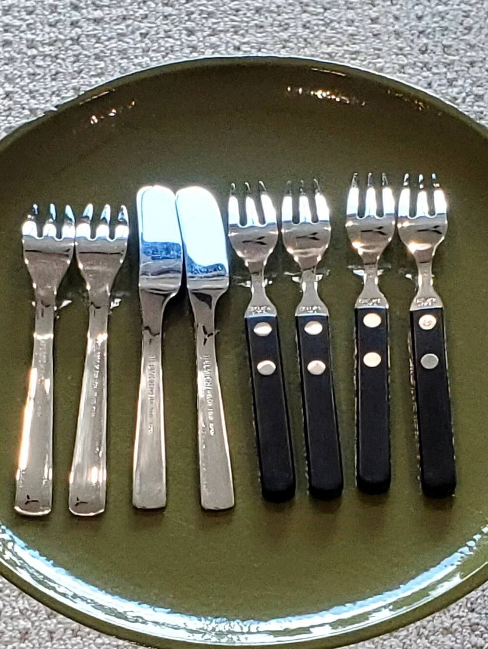 Helmick Robert Welch 8pc Vtg 18/8 Stainless Korea Cocktail Forks/Knife Spreaders